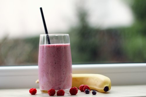 Banana berry smoothie ready to drink