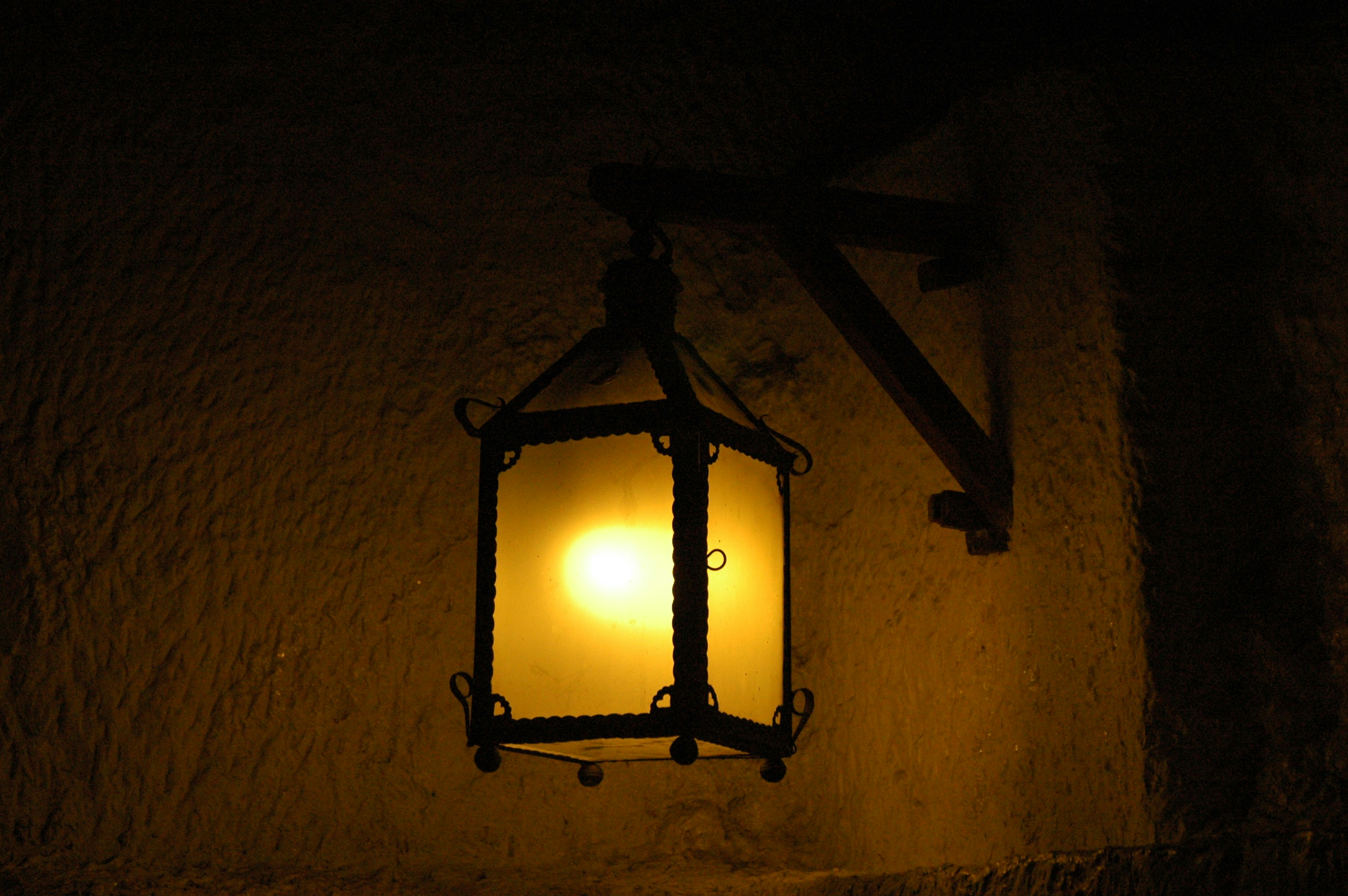 D de SOLID: No sueldes la lámpara a la pared