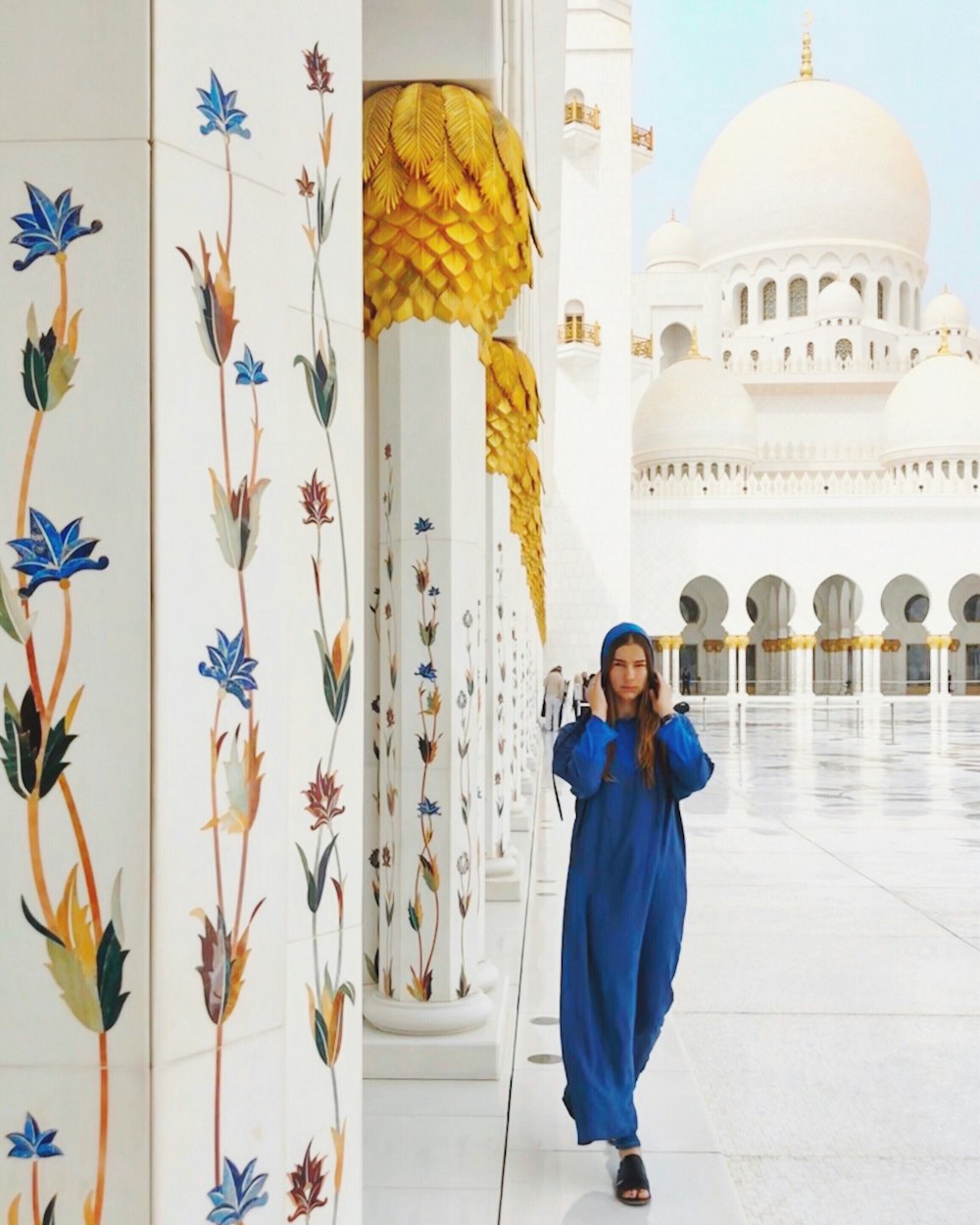 women's blue long-sleeved dress