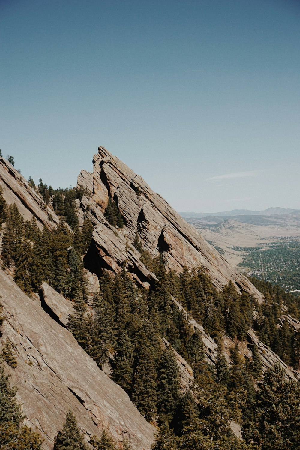 brown and gray rock formation at daytime