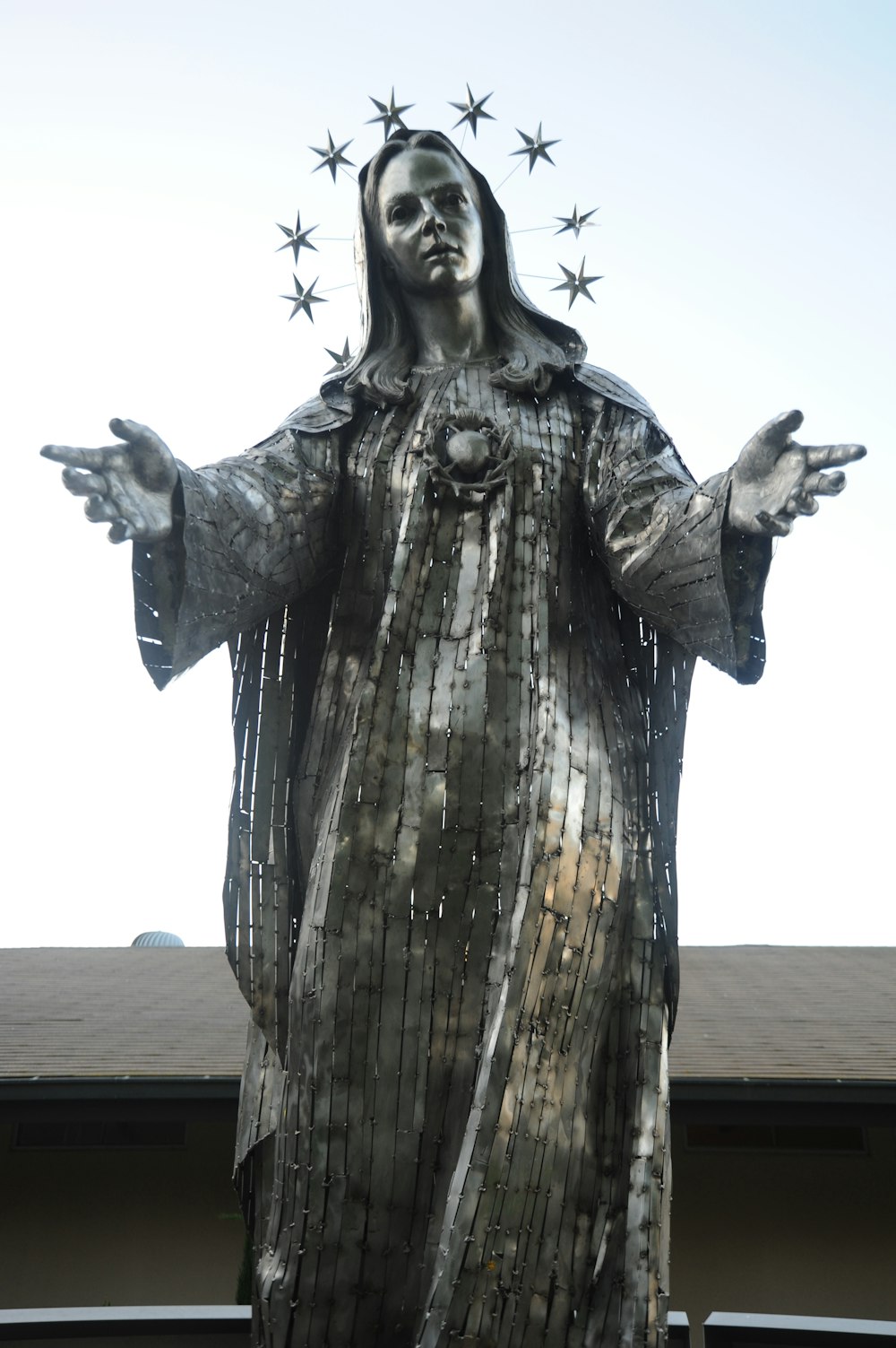 Estátua concreta de Maria