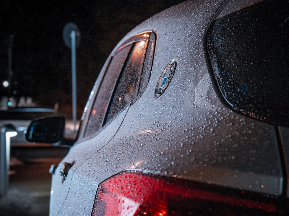 black car with red light