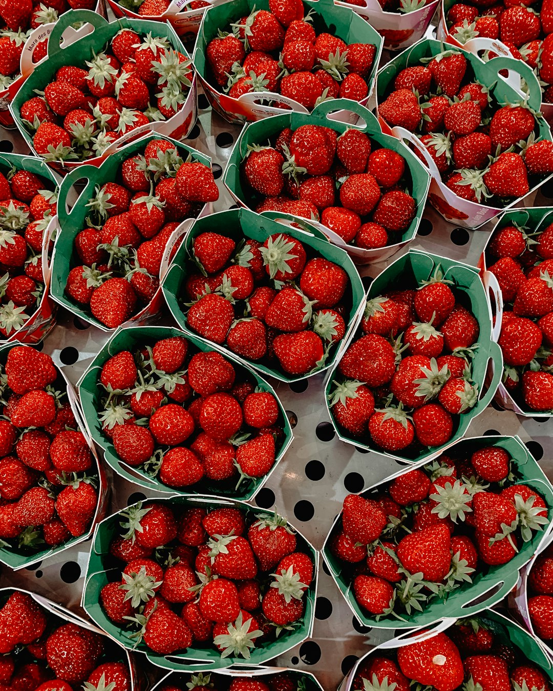 how many servings of fruit you should be eating each day - strawberries