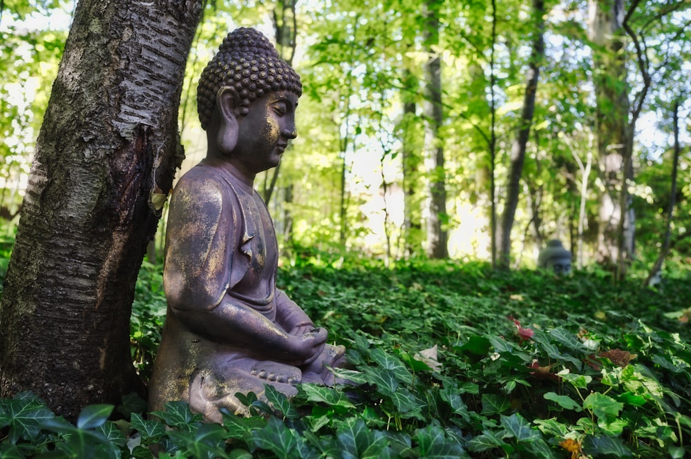 ゴータマ仏陀像の浅い焦点写真