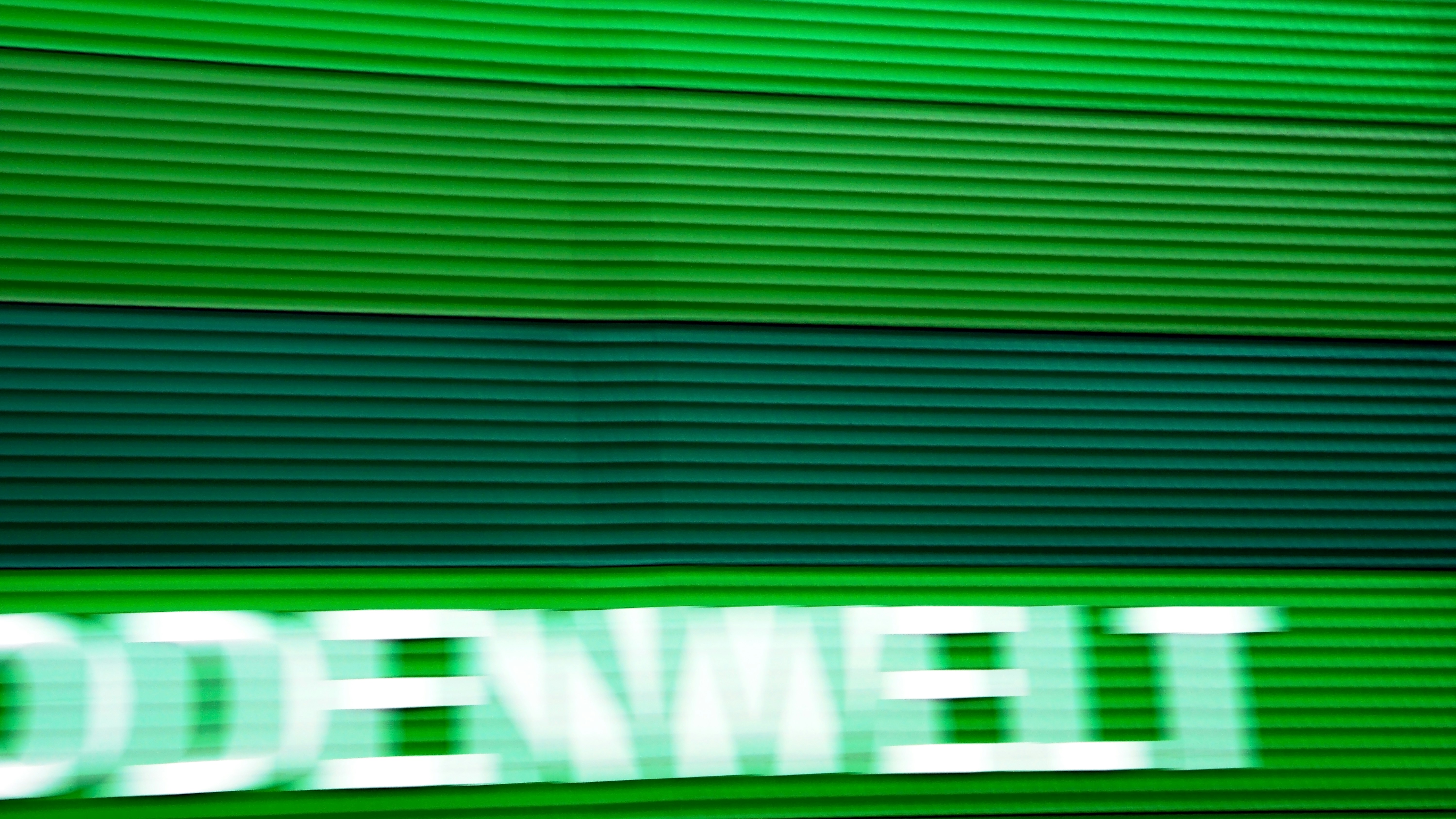 Comment Skello exploite Amazon Bedrock pour interroger des données multi-locataires tout en préservant la séparation des environnements