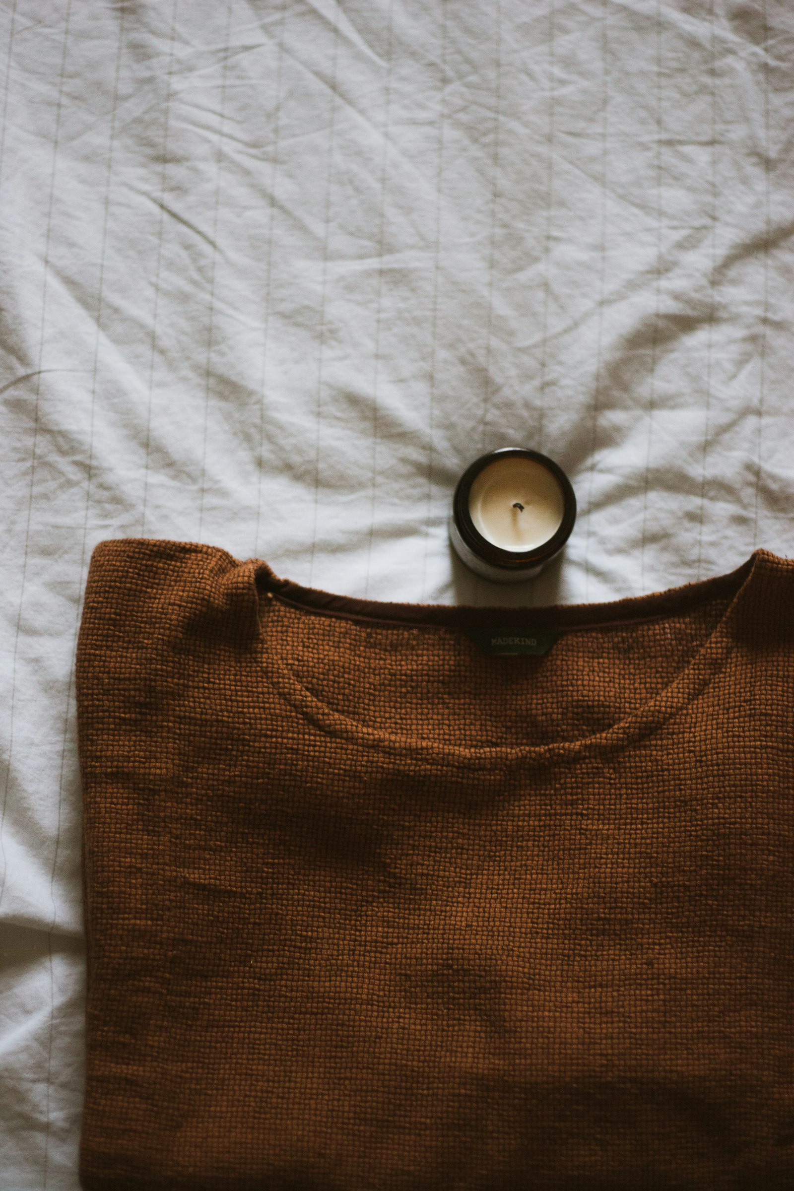 Canon EOS-1D Mark II + Canon EF 50mm F1.8 II sample photo. Brown sweater photography