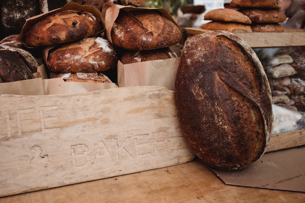 shallow focus photo of brown bread