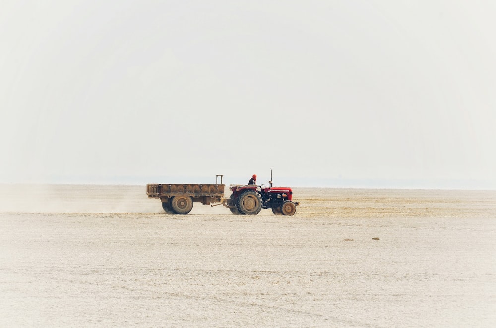 tracteur rouge