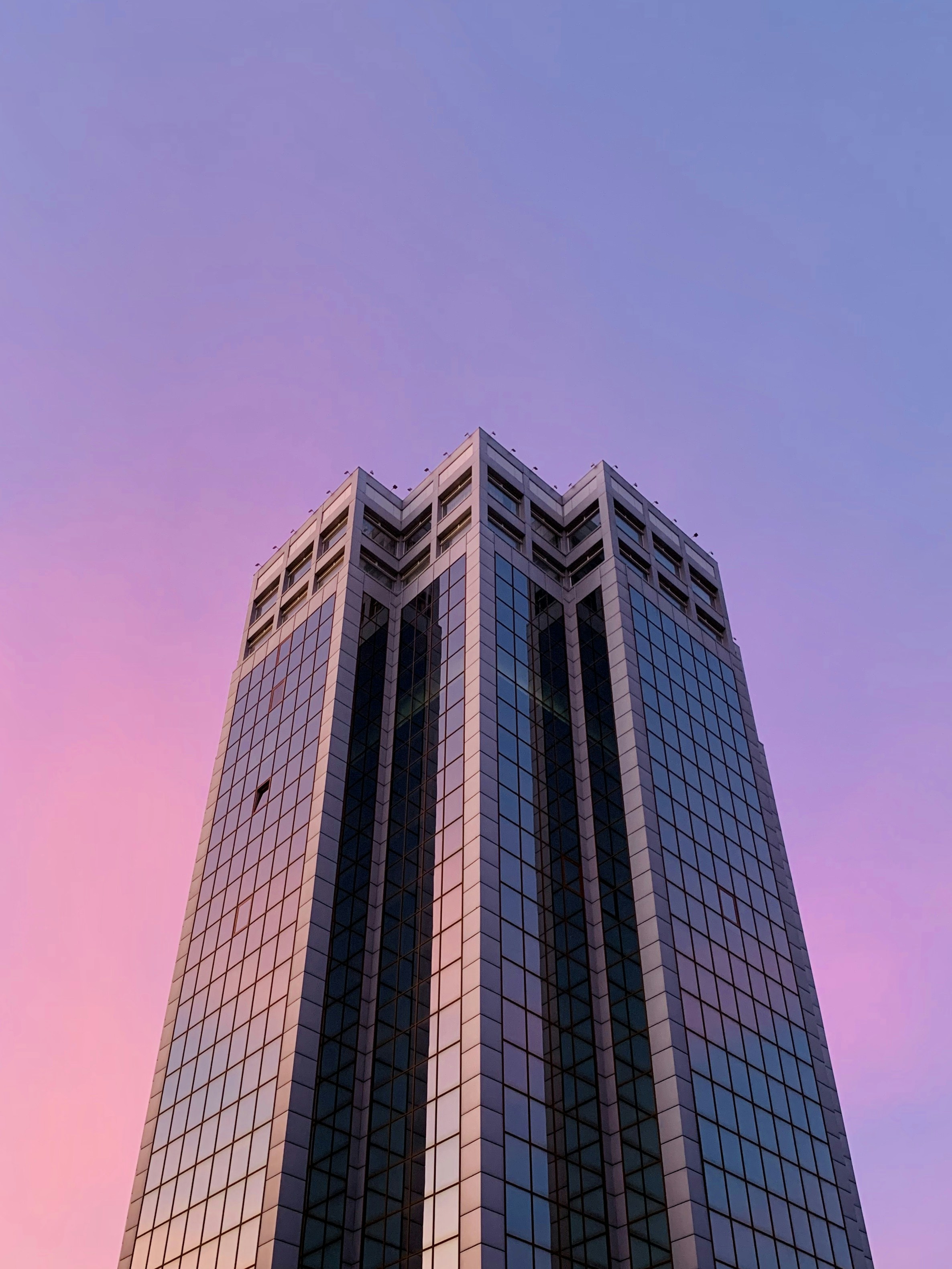 Cover Image for 💰 Raising Retail Capital at Scale