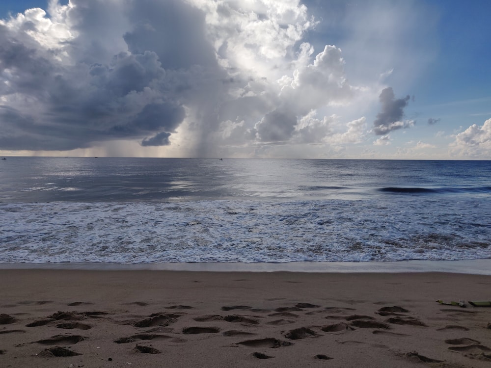 seashore waves scenery