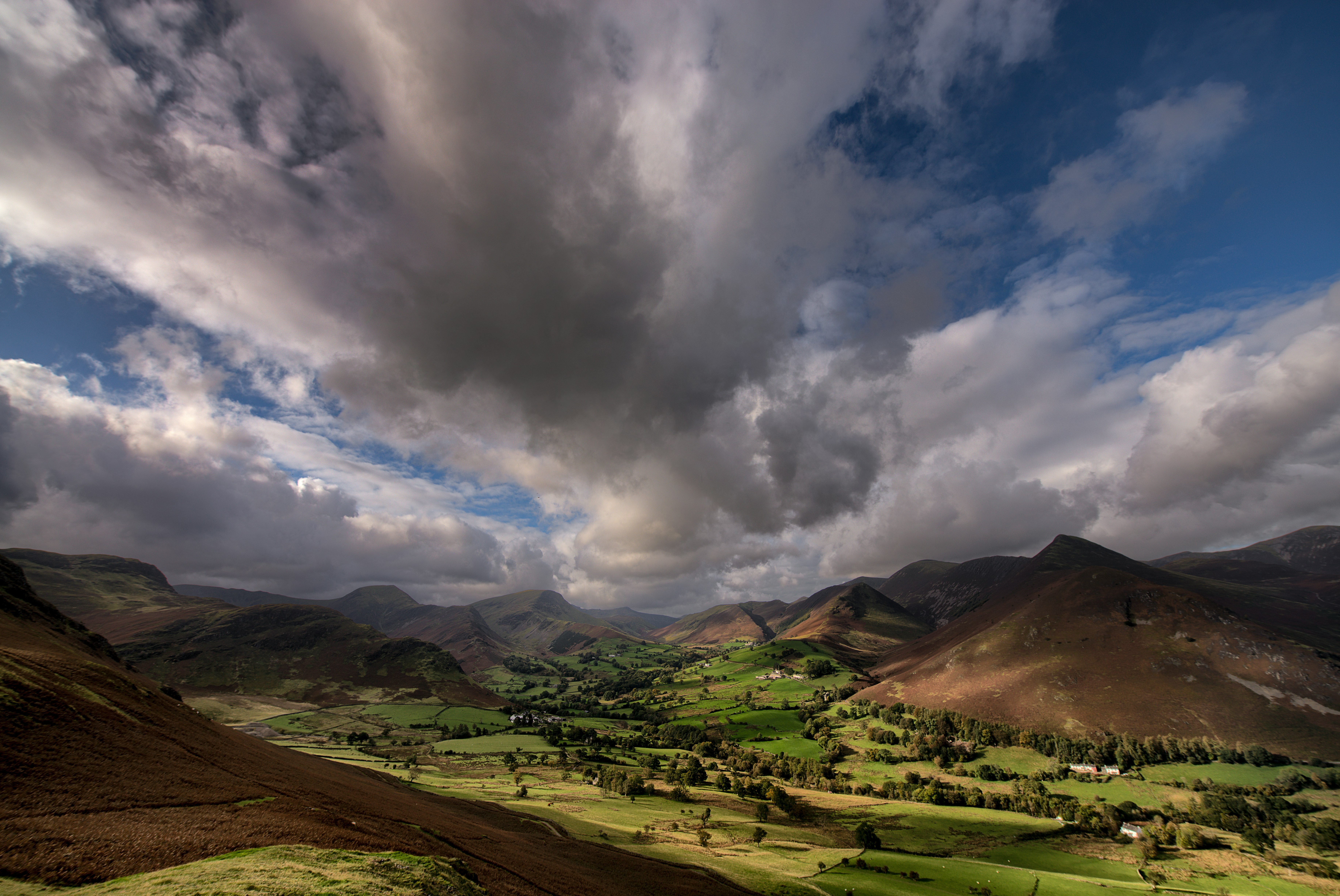 brown and green mountain scenery