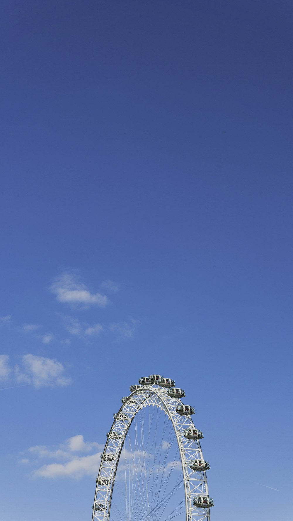 Ferris wheel during day