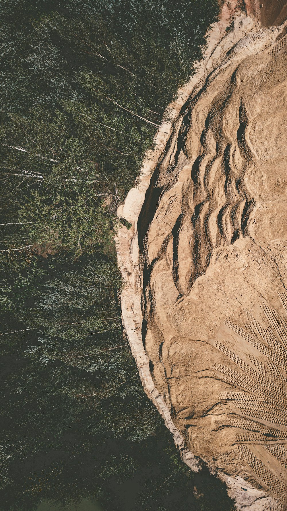 brown mountain scenery