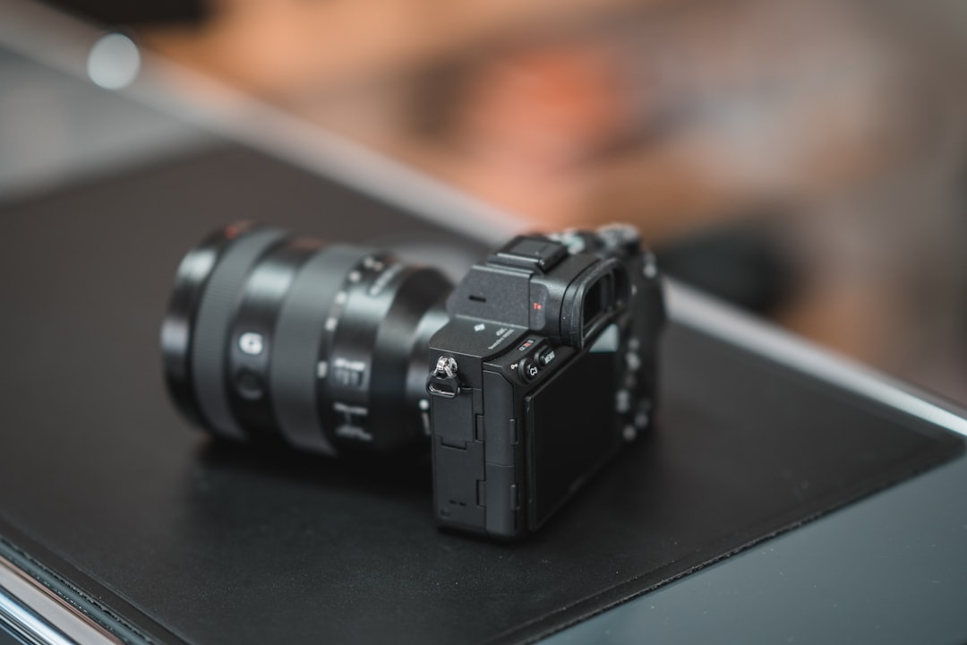 black DSLR camera