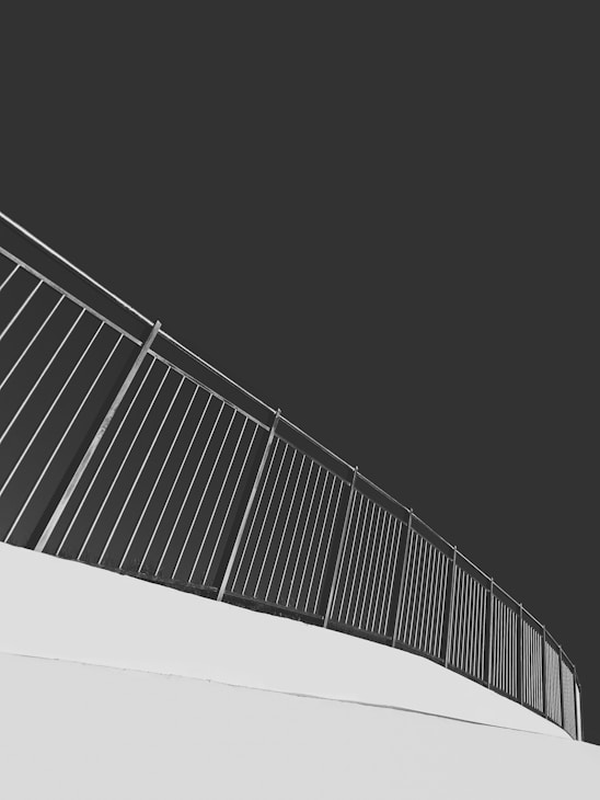 Photo 1571004933205 Cc79565cbdf7?q=85&w=700&h=730&fit=crop