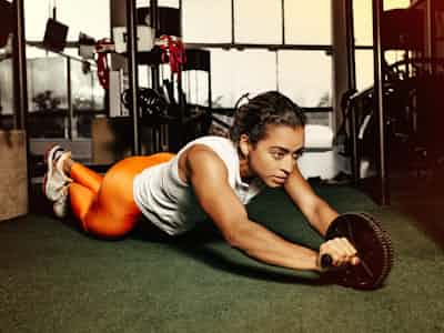 Coretræning: 9 øvelser til stærk core og kropsstamme
