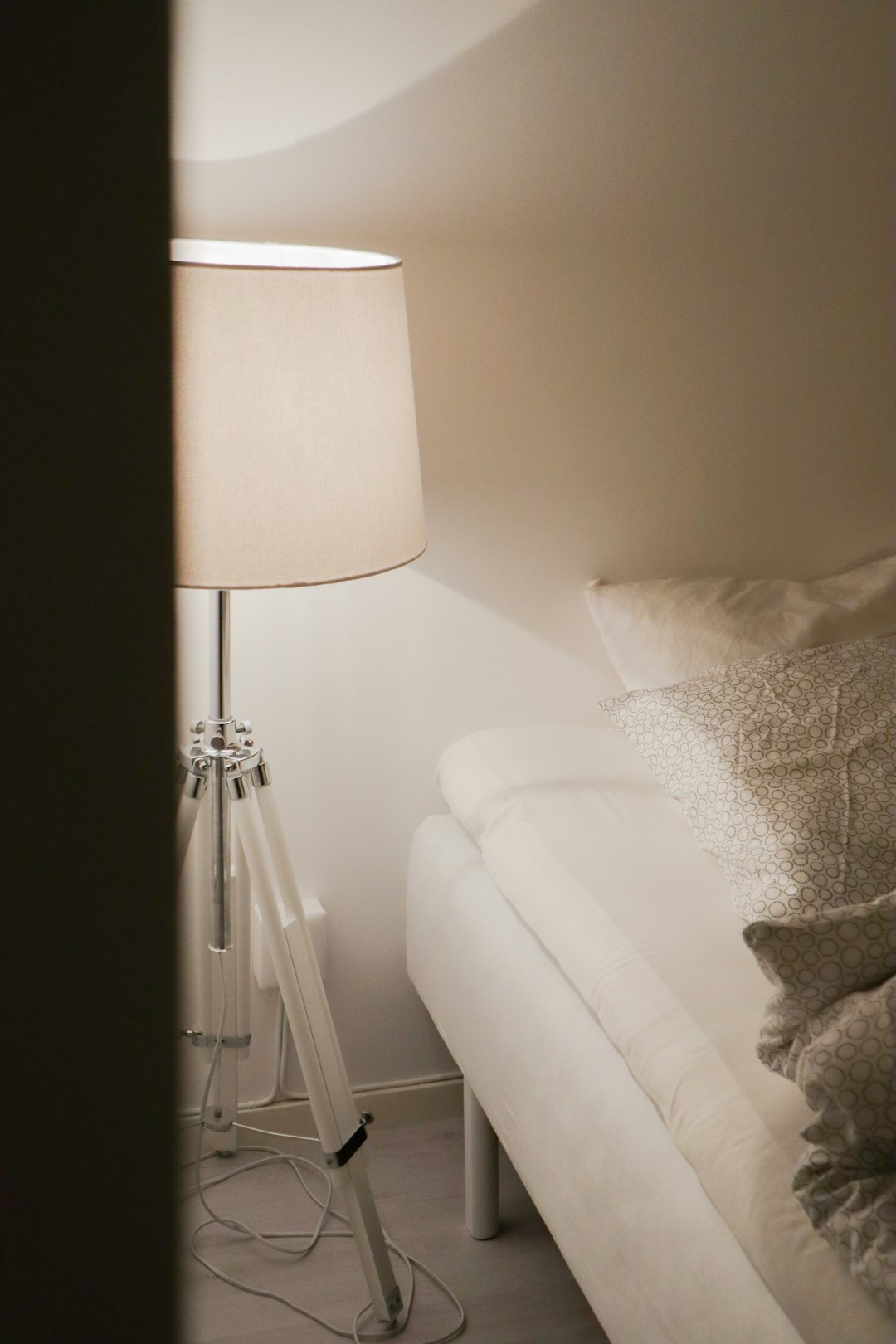 white floor lamp