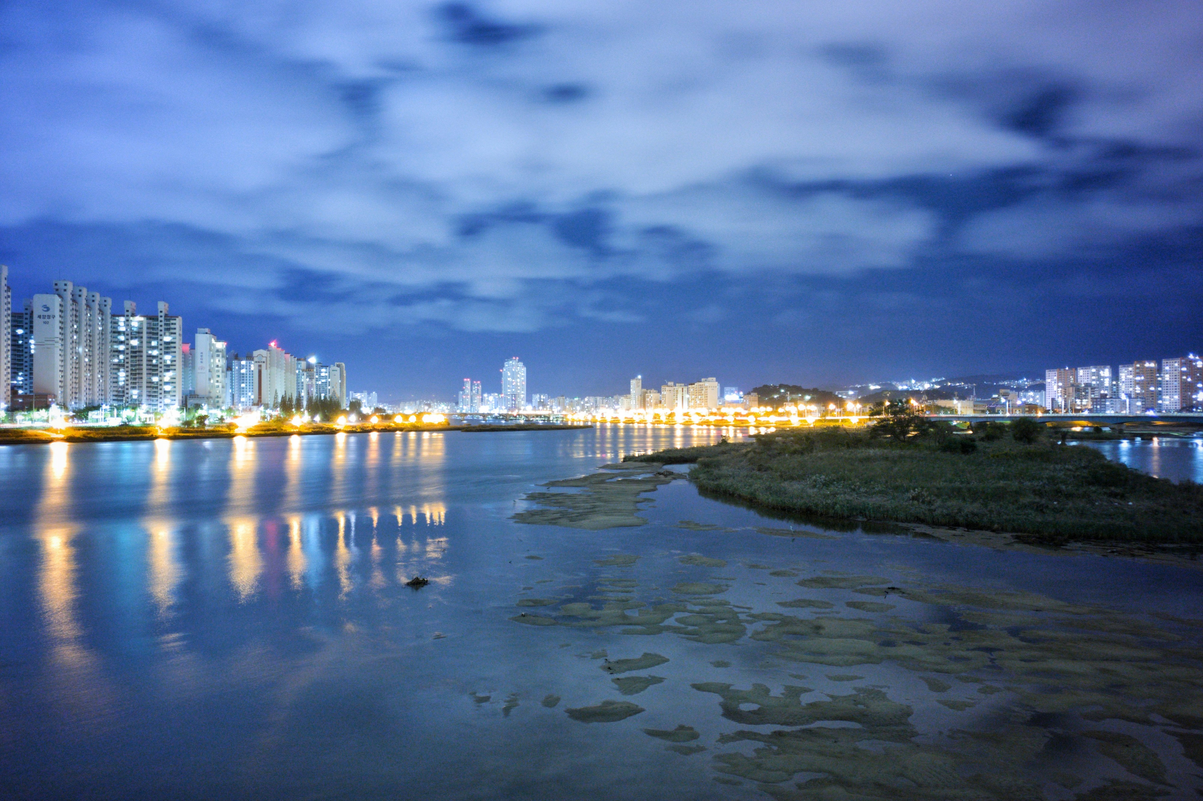 Photo by saakanmanchun