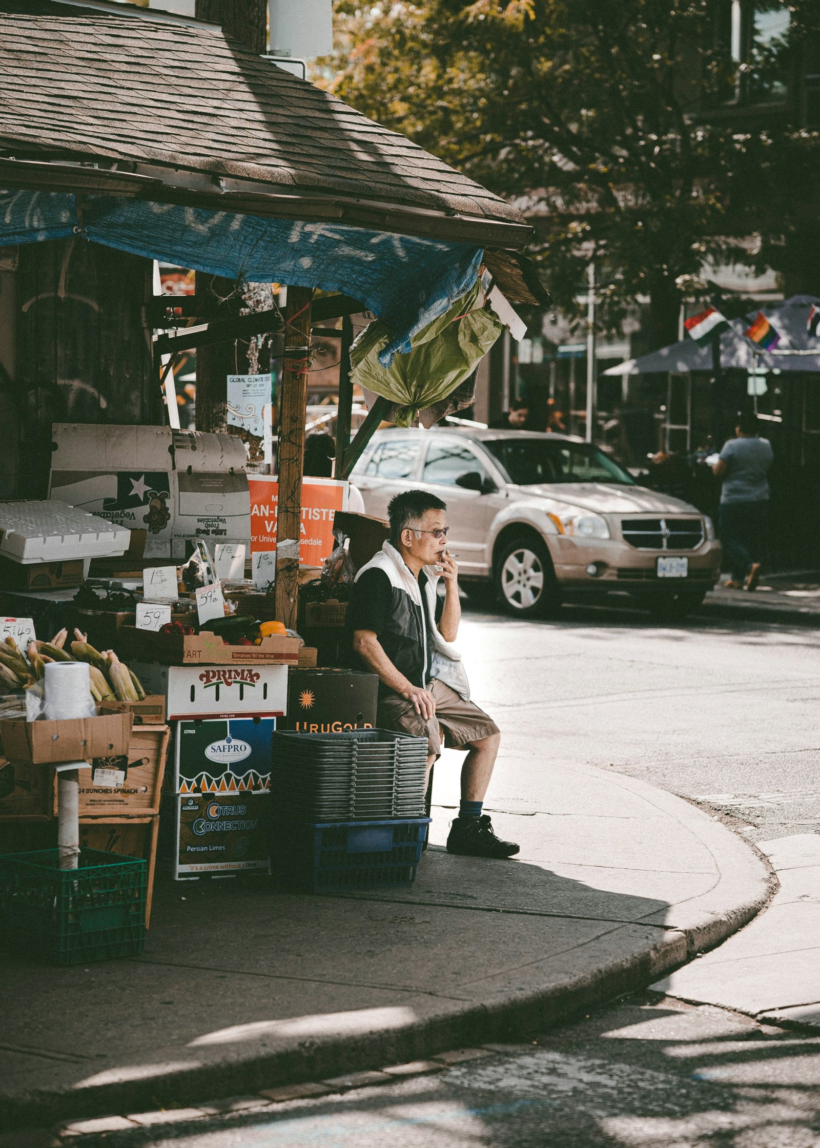 Sony a7S II + Sony FE 85mm F1.4 GM sample photo. Man sitting on chair photography