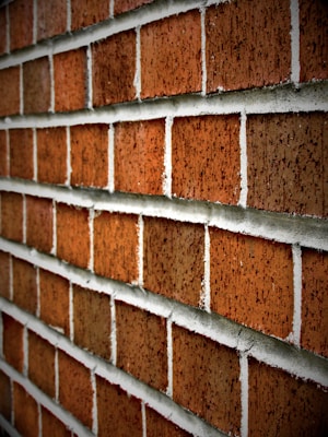 brown concrete wall close-up photography