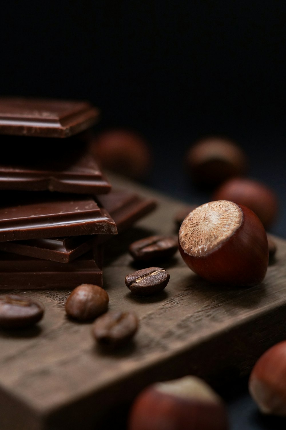 Kakao in der Nähe von Schokolade