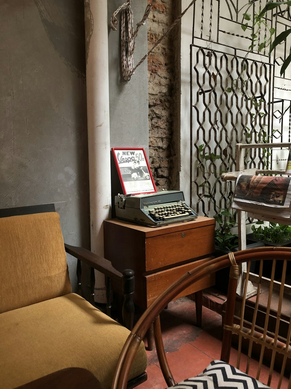 gray typewriter on table