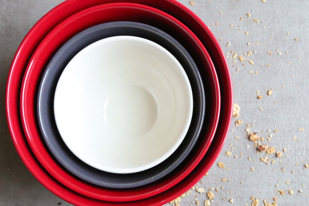 round red and white ceramic dinnerware
