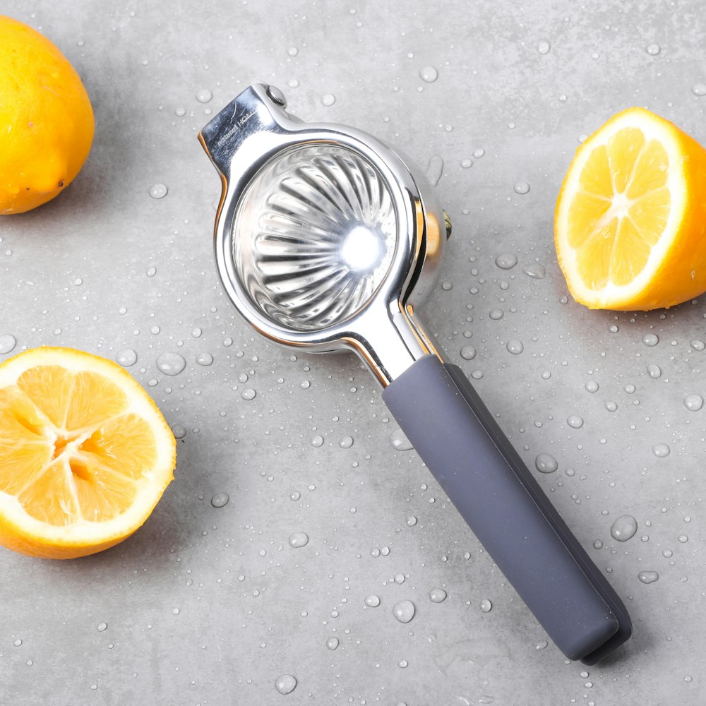 gray fruit juicer