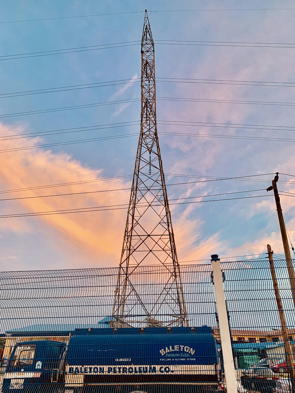 gray metal transmission power during daytime