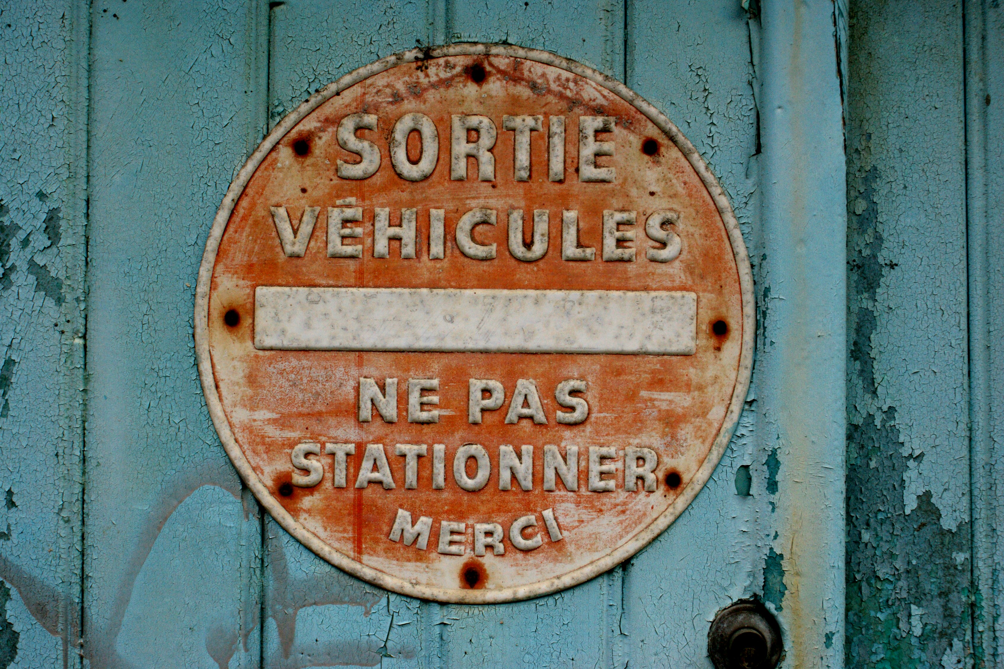 Sign, Paris
