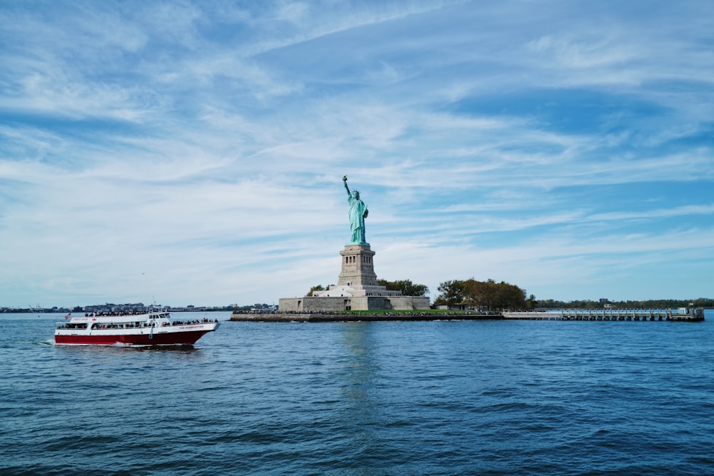 Estatua de la Libertad durante el día