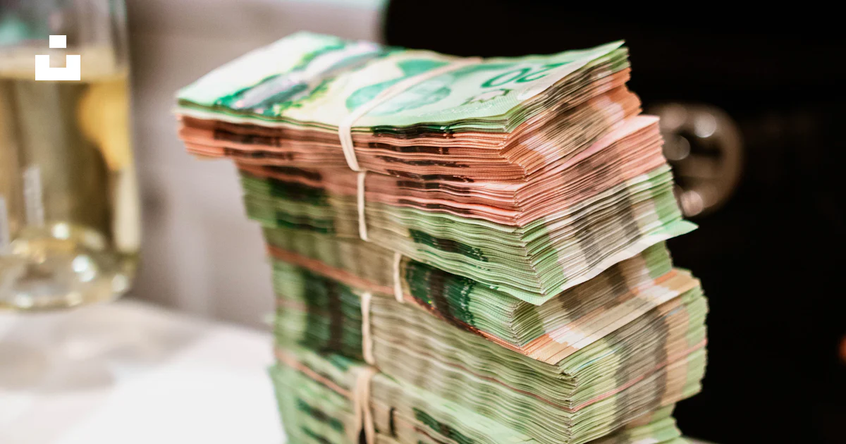 Green and pink banknote bundles photo – Free Box Image on Unsplash