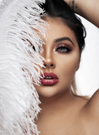 shallow focus photo of woman