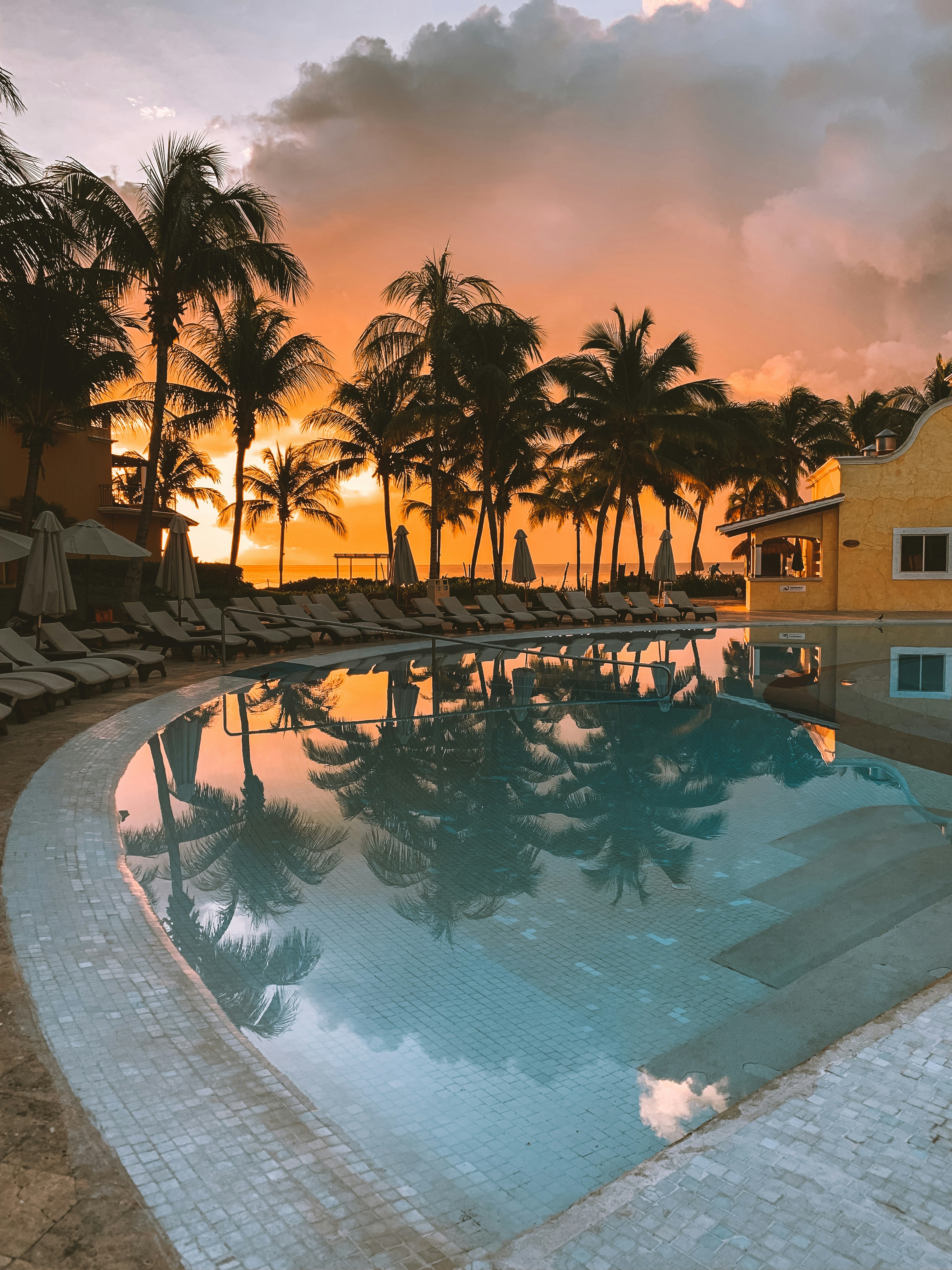 "Baan Chom Doi Resort"