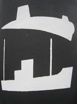 Clean icon of a ship representing maritime logistics.