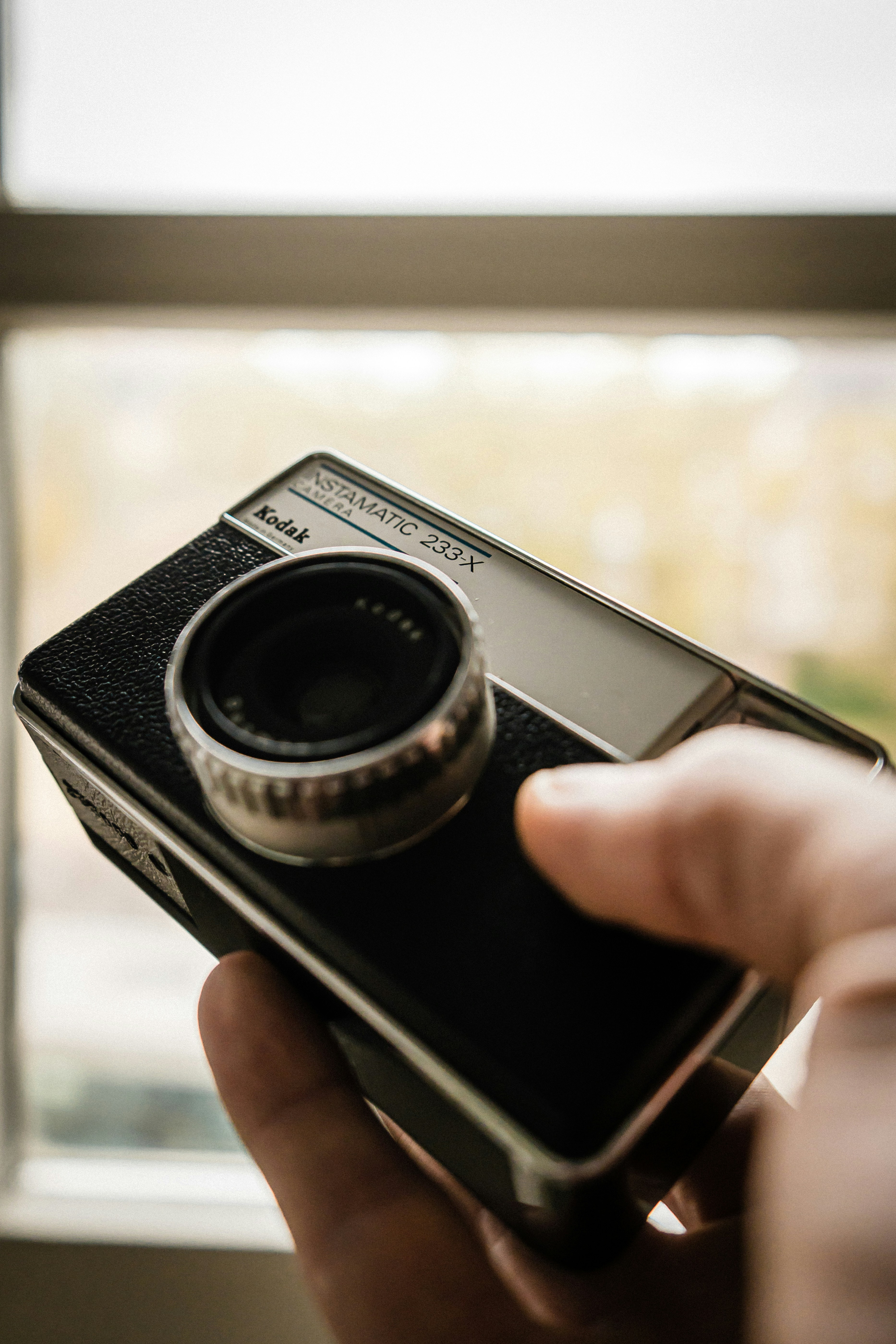 Foto De Camara Negra Y Plateada Kodak Instamatic 233x Imagen Gratuita Estrasburgo En Unsplash
