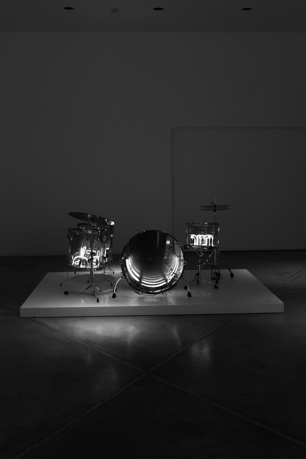 black and gray drum set