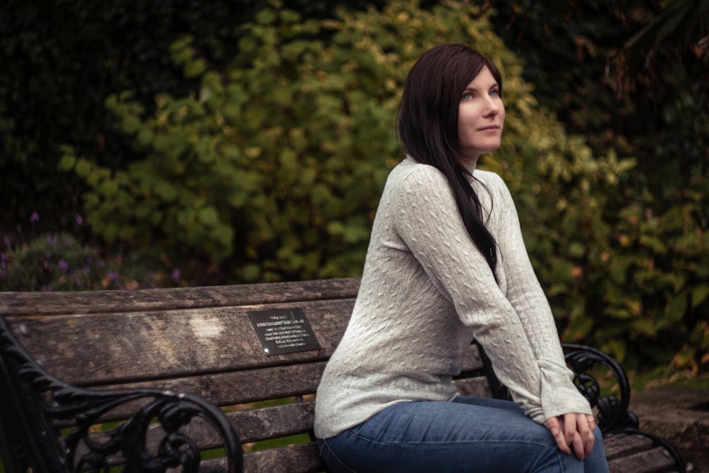 women's gray long-sleeved shirt