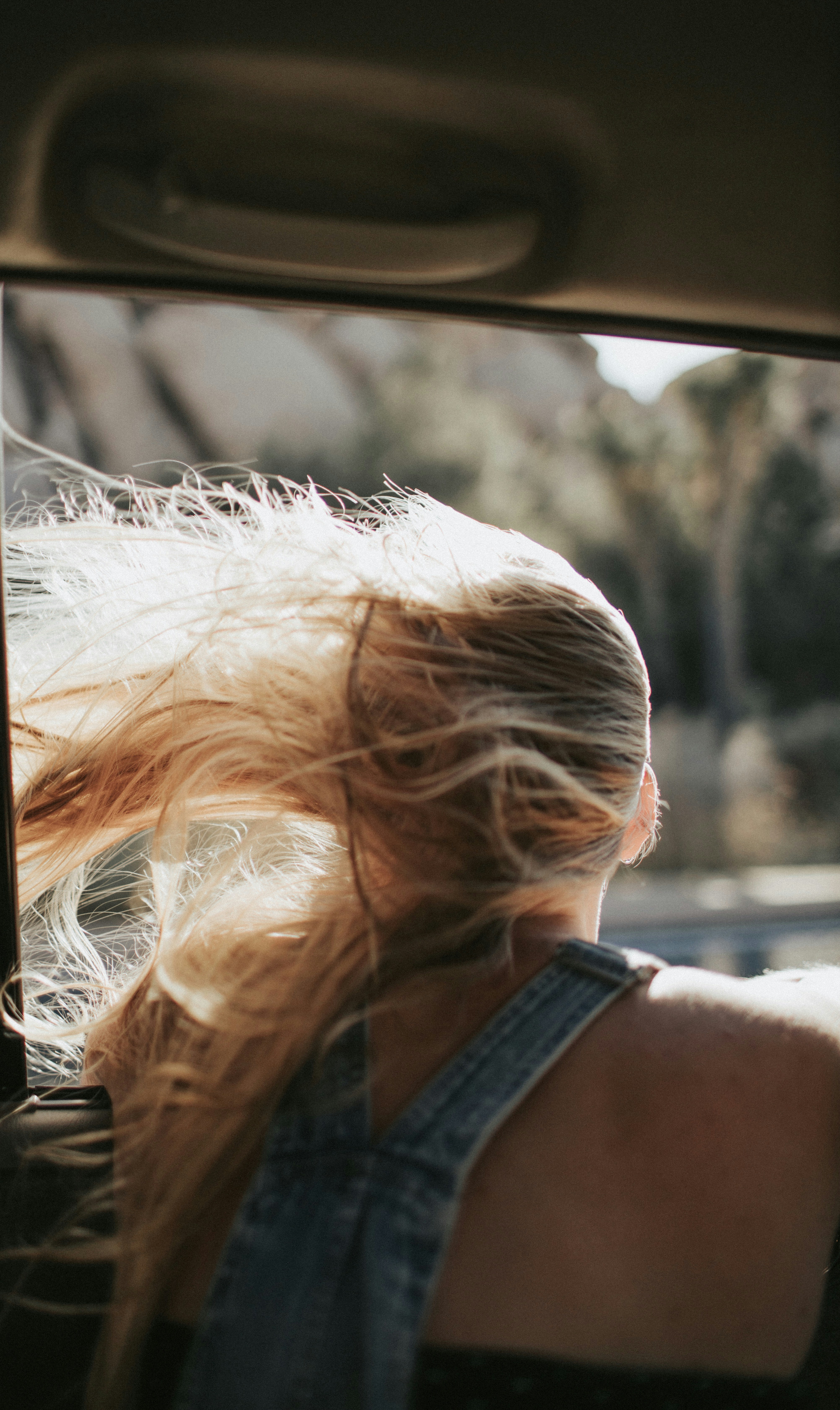 women's black and white tank top