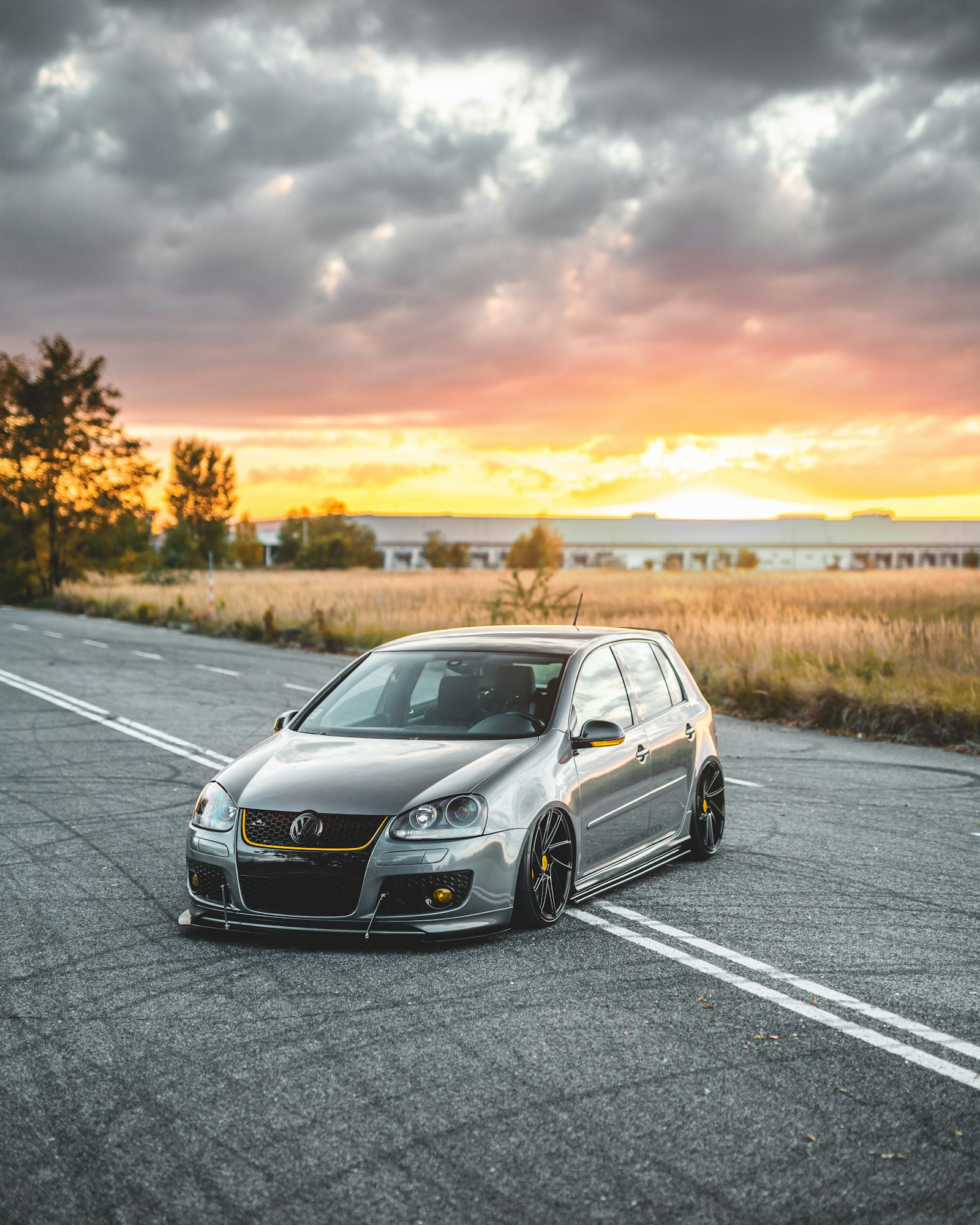 Canon EOS RP + Sigma 50mm F1.4 DG HSM Art sample photo. Grey toyota 5-door hatchback photography