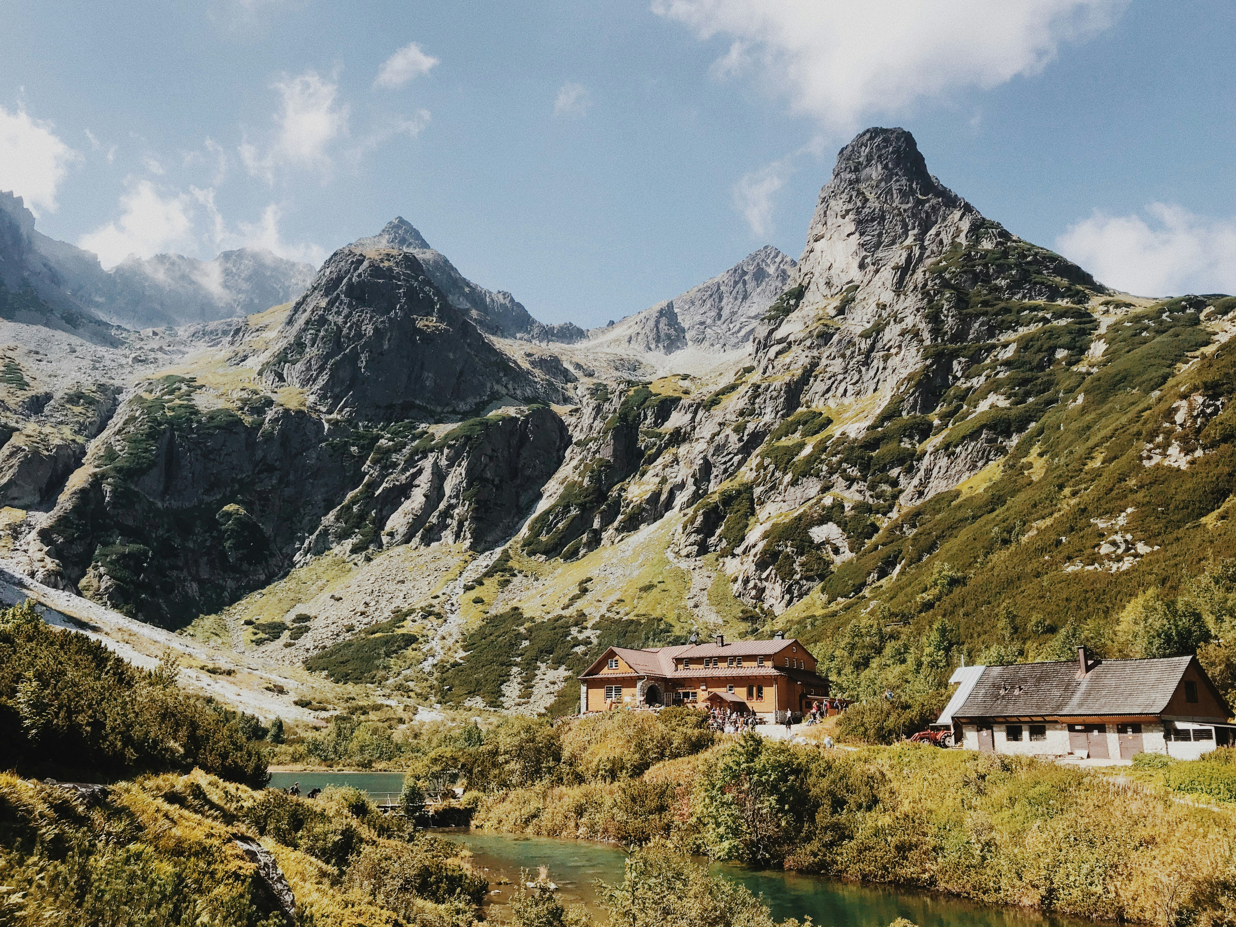 Chalet Chata pri Zelenom plese près d un lac de montagne