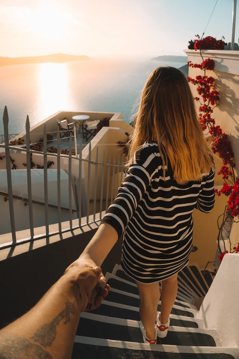 Secret photoshoot proposal disguised as a couple photo session in Santorini