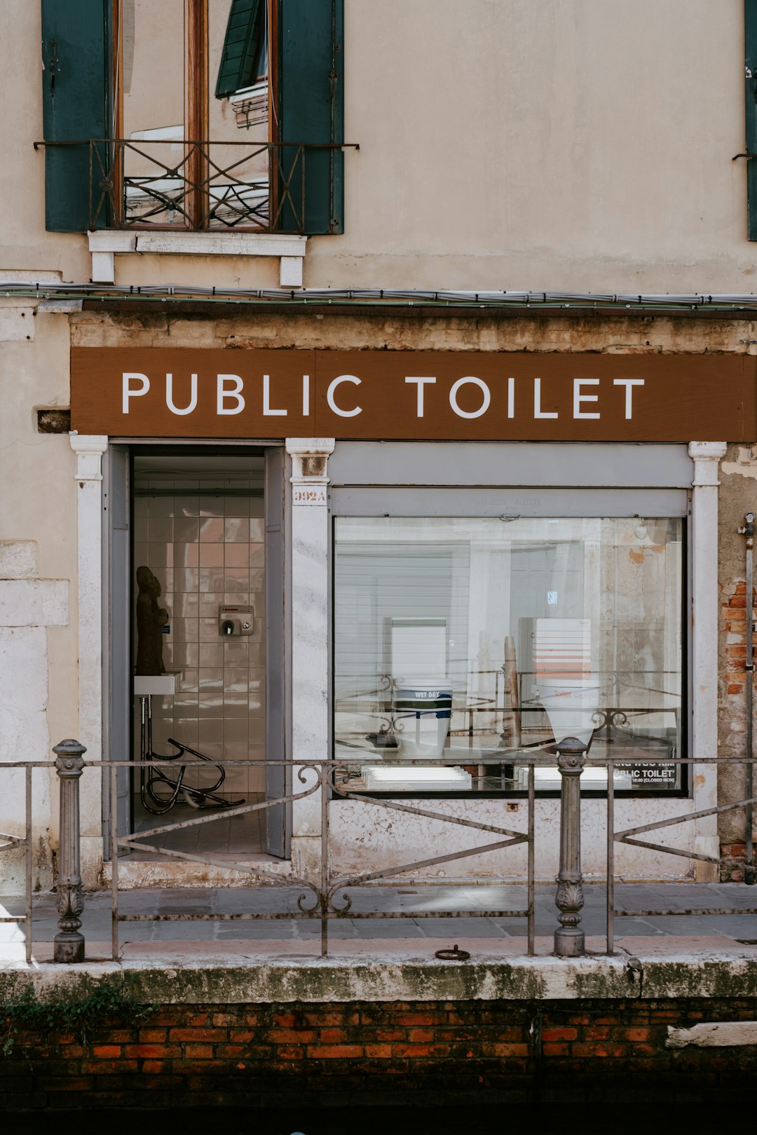 Public Toilet building