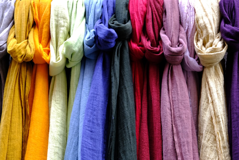 lote de telas de colores variados