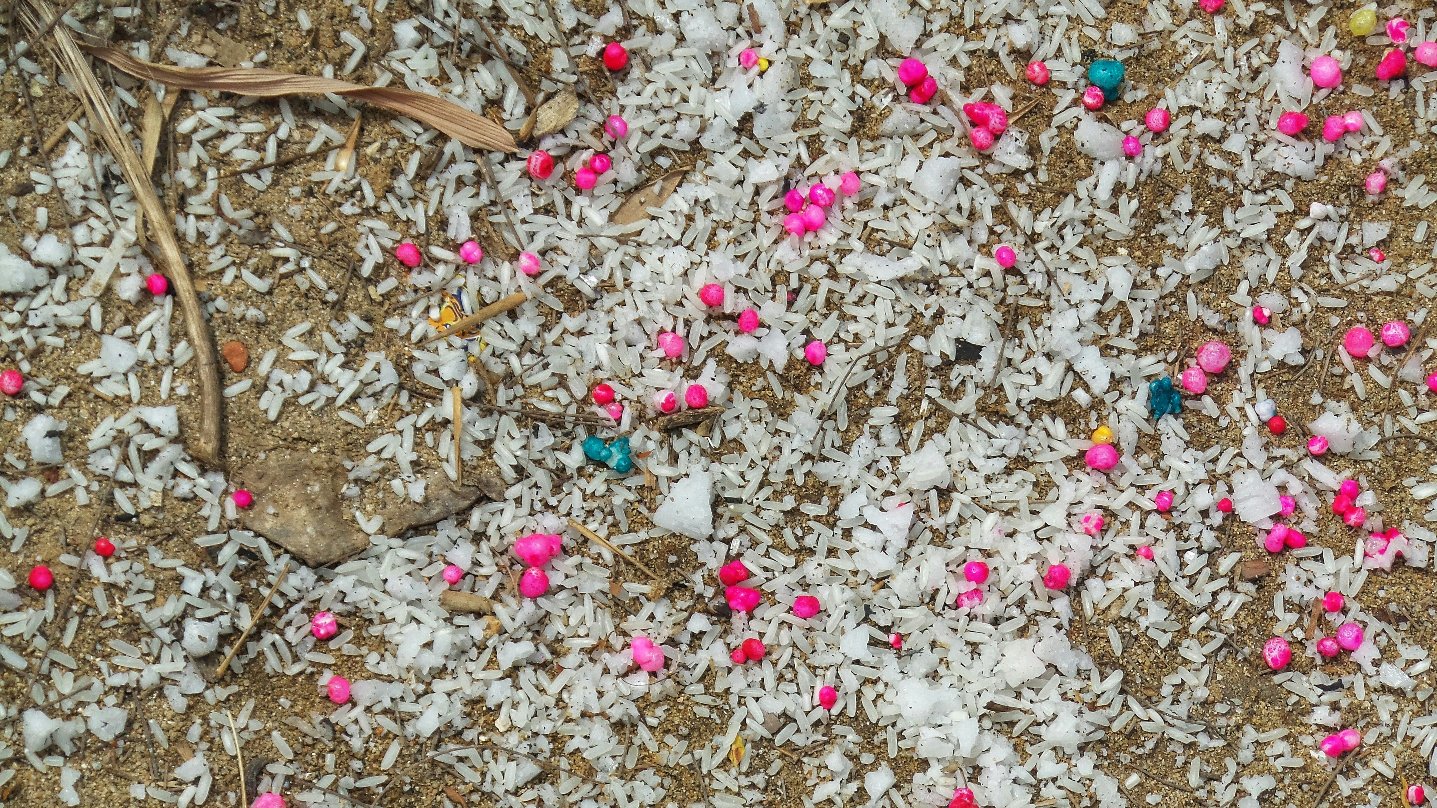 A festive congratulations card with confetti.
