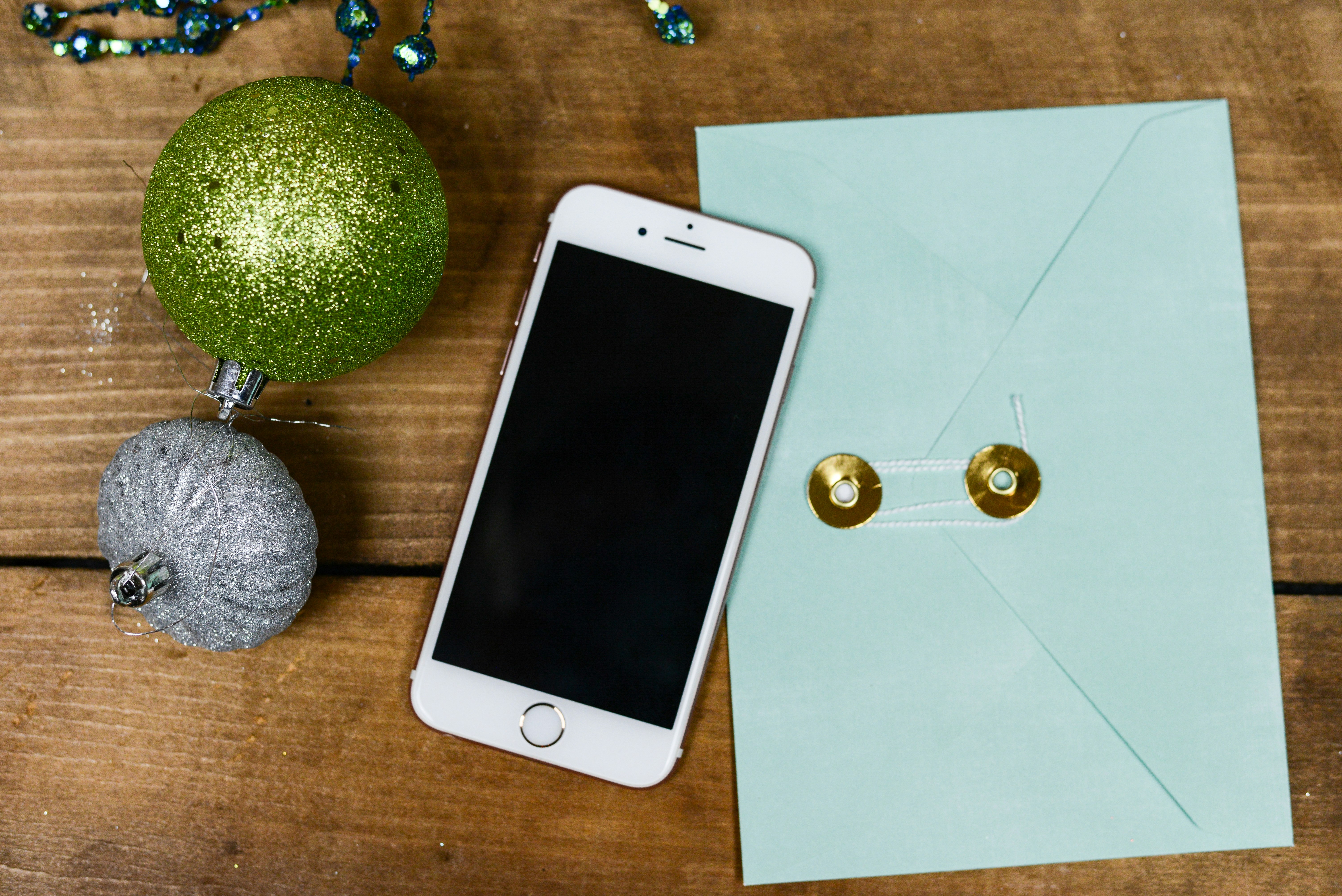Heartwarming Holiday Voicemail Wishes — Short, Shareable & Joyful