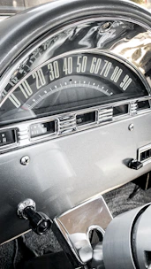 gray analog vehicle guage