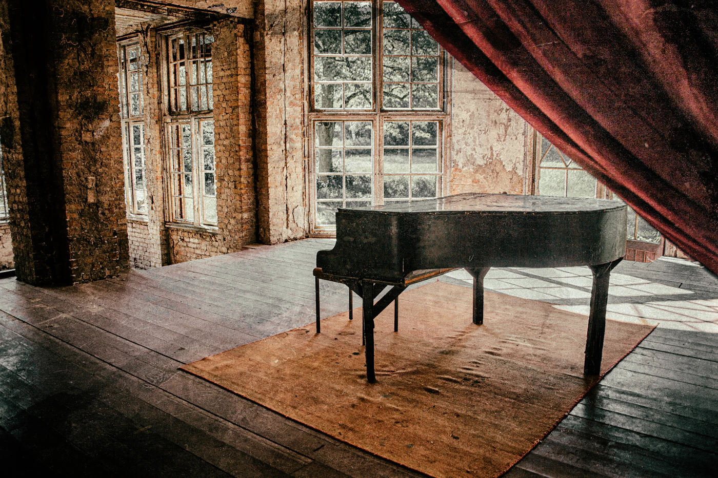 A grand piano in a quiet room