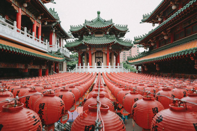 【2026年最新】台湾11月一人旅の持ち物完全ガイド｜気温20℃の寒暖差対策と失敗しないパッキング術
