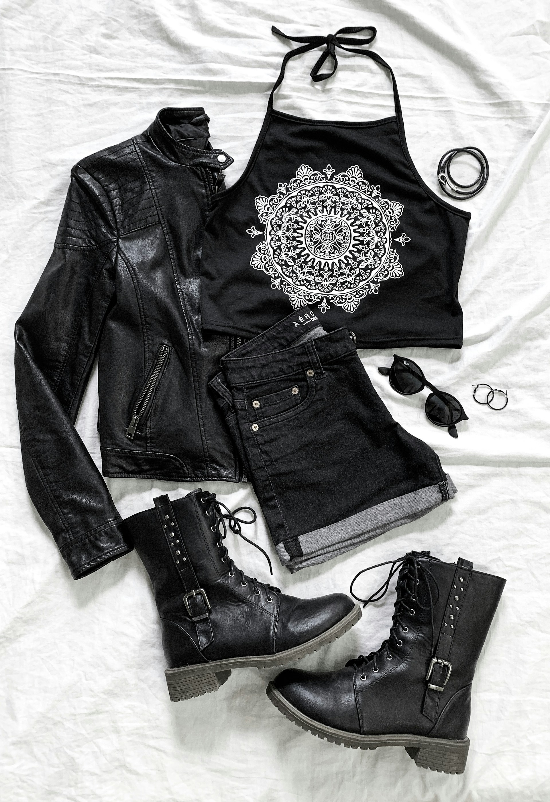 black and white bed linen